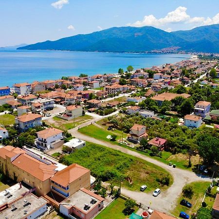 Atlantis Apartments Vrasná Buitenkant foto